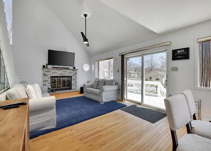 Cozy Poconos Mountain House With 3 Bedrooms
