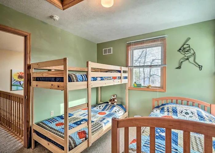 Walk To Pool & Lake: Albrightsville Vacation Home!